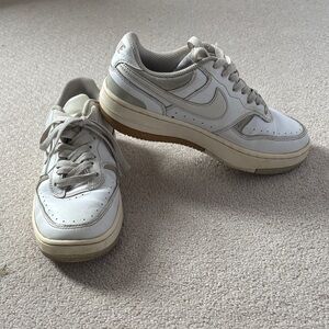 Nike White and Light Gray Trainer Interior